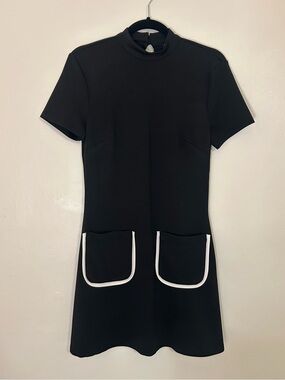 Black Short-Sleeve 60s Mod Inspired Dress with Contrast Piping